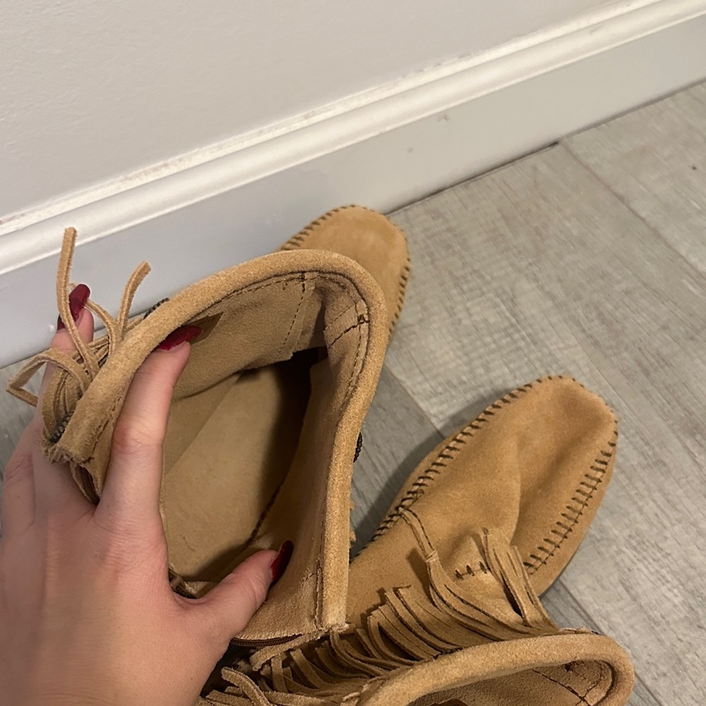 Minnetonka Tan Moccasins with Fringe - Picture 9 of 9